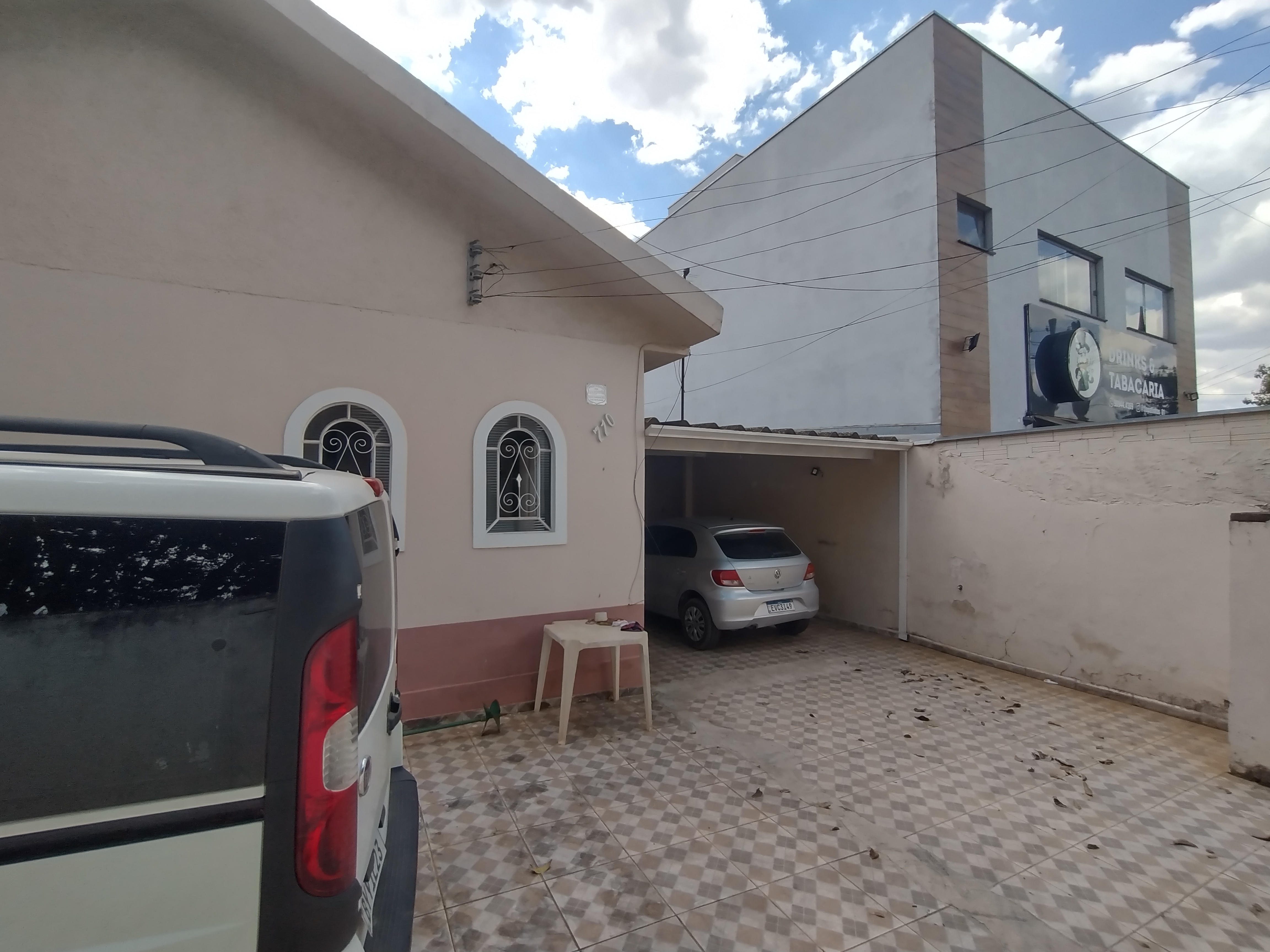 Casa 3 Dormitórios - Bairro Novo Mundo