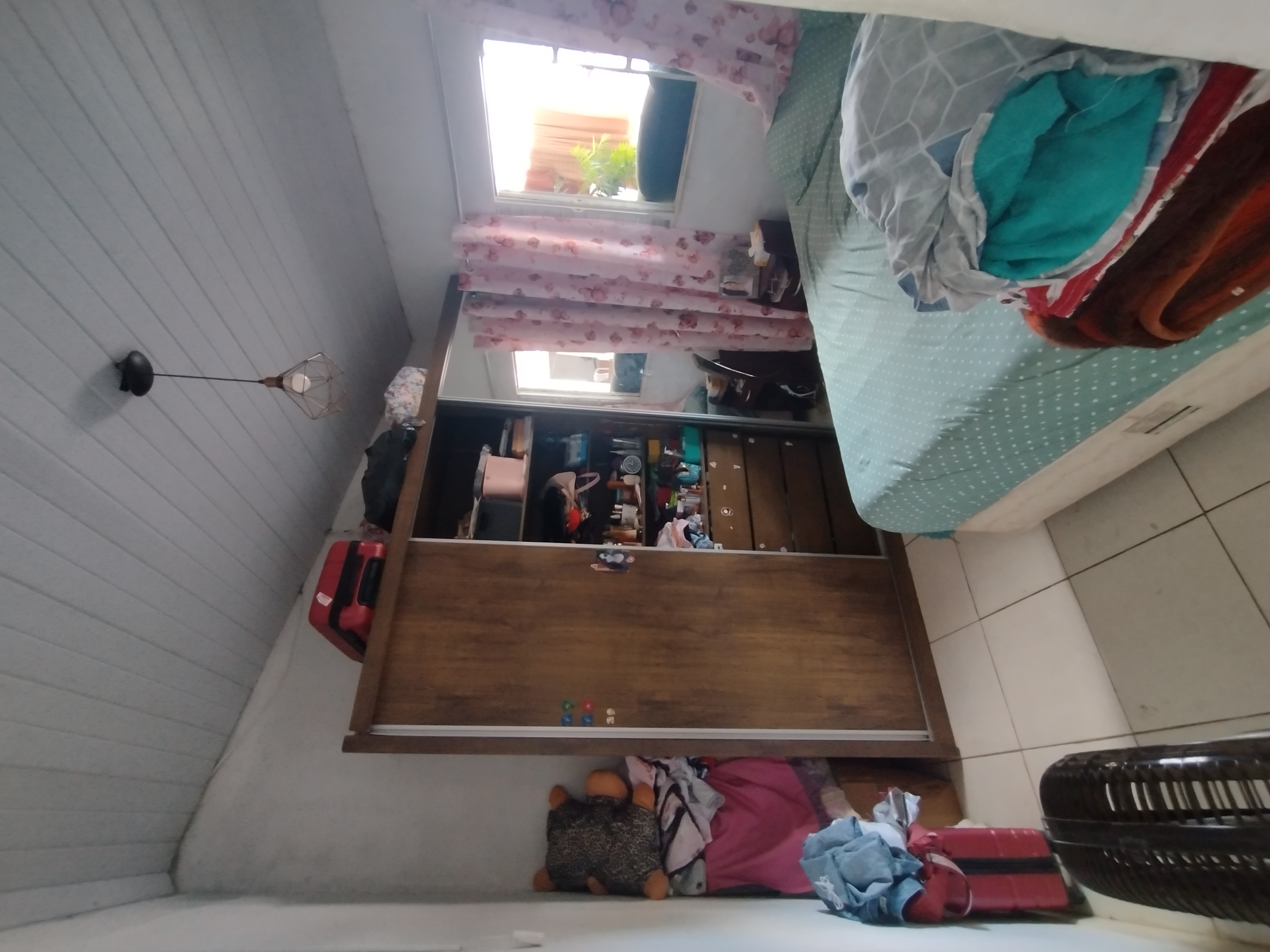 Casa 3 Dormitórios - Bairro Novo Mundo