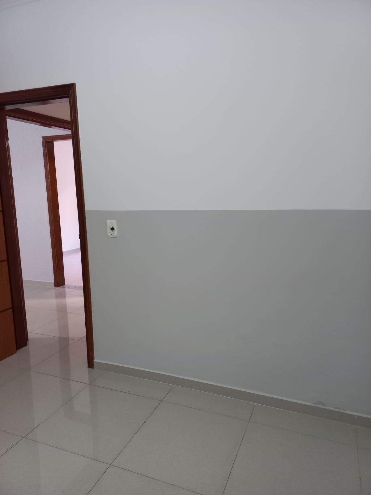 Casa 3 Dormitórios - Bairro Pompeu